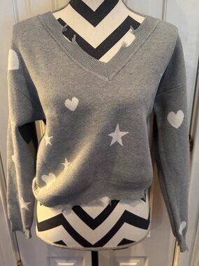 Le Lis Gray Heart Star Print V Neck Sweater Cozy Coquette Y2K